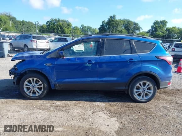 ✅ 2017 Ford Escape SE • VIN: 1FMCU0GD7HUE77583 • Лот: 43035853. Опубликован ранее на IAAI с пробегом 70 398 миль. Бесплатный доступ к архиву аукционных продаж из США и подробный отчёт об истории автомобиля на DreamBid. Изображение 14.