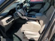 ✅ 2021 Lincoln Aviator Reserve • VIN: 5LM5J7XC2MGL12368 • Lot: 80860235. Wystawiony na Copart z przebiegiem 50 869 mil. Bezpłatny archiwum sprzedaży aukcyjnych z USA i szczegółowy raport historii pojazdu na DreamBid. Zdjęcie 7.