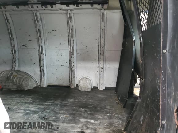 ✅ 2014 GMC Savana Cargo • VIN: 1GTW7FCA4E1201995 • Lot: 64636215. Wystawiony na Copart z przebiegiem 109 263 mil. Bezpłatny archiwum sprzedaży aukcyjnych z USA i szczegółowy raport historii pojazdu na DreamBid. Zdjęcie 11.