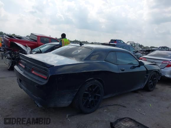 ✅ 2015 Dodge Challenger R/T • VIN: 2C3CDZAT5FH889014 • Lot: 43526682. Wystawiony na IAAI z przebiegiem 166 700 mil. Bezpłatny archiwum sprzedaży aukcyjnych z USA i szczegółowy raport historii pojazdu na DreamBid. Zdjęcie 13.