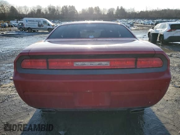 ✅ 2013 Dodge Challenger Rallye Redline • VIN: 2C3CDYAG9DH607659 • Lot: 44051965. Wystawiony na Copart z przebiegiem 152 096 mil. Bezpłatny archiwum sprzedaży aukcyjnych z USA i szczegółowy raport historii pojazdu na DreamBid. Zdjęcie 6.