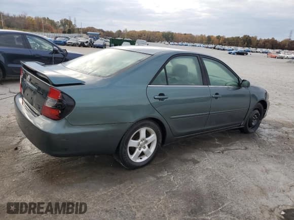 ✅ 2002 Toyota Camry XLE • VIN: 4T1BF30K52U539571 • Lot: 93326725. Listed on Copart with 233,708 mi. Free auction sales archive from the USA and detailed vehicle history report at DreamBid. Image 3.