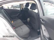 ✅ 2016 Mazda 3 i Sport • VIN: JM1BM1T71G1317043 • Lot: 43581191. Wystawiony na IAAI z przebiegiem 57 668 mil. Bezpłatny archiwum sprzedaży aukcyjnych z USA i szczegółowy raport historii pojazdu na DreamBid. Zdjęcie 8.