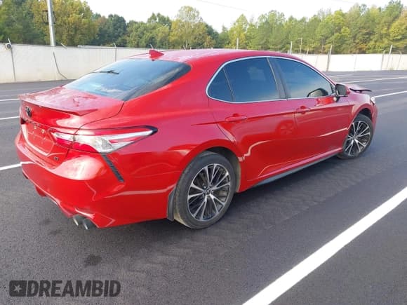 ✅ 2020 Toyota Camry SE • VIN: 4T1M11AK4LU386452 • Lot: 43267407. Listed on IAAI with 145,833 mi. Free auction sales archive from the USA and detailed vehicle history report at DreamBid. Image 4.