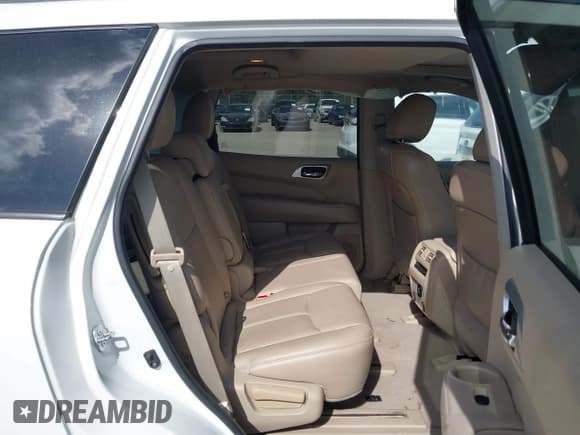 ✅ 2015 Nissan Pathfinder S • VIN: 5N1AR2MN1FC683292 • Lot: 41964246. Wystawiony na IAAI z przebiegiem 155 326 mil. Bezpłatny archiwum sprzedaży aukcyjnych z USA i szczegółowy raport historii pojazdu na DreamBid. Zdjęcie 8.