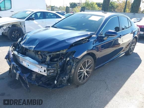 2022 Toyota Camry SE с VIN 4T1T11AK7NU688316, выставлен на аукционе IAAI как лот 43264041 с пробегом 26 139 миль миль и . История ставок и продаж доступна на DreamBid. Изображение 2.