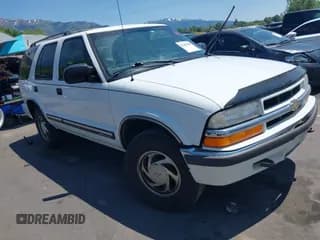 ✅ 2000 Chevrolet Blazer LT • VIN: 1GNDT13W8Y2398273 • Lot: 42403808. Wystawiony na IAAI z przebiegiem 113 493 mil. Bezpłatny archiwum sprzedaży aukcyjnych z USA i szczegółowy raport historii pojazdu na DreamBid. Zdjęcie 1.