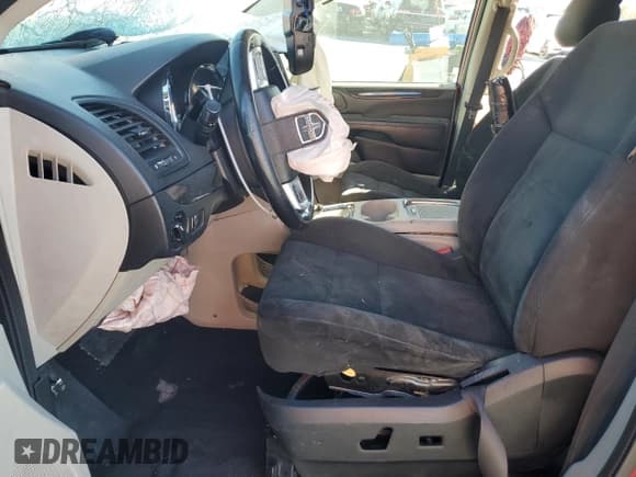 ✅ 2015 Dodge Grand Caravan SXT • VIN: 2C4RDGCG5FR523249 • Lot: 91376065. Wystawiony na Copart z przebiegiem Nie podano. Bezpłatny archiwum sprzedaży aukcyjnych z USA i szczegółowy raport historii pojazdu na DreamBid. Zdjęcie 7.