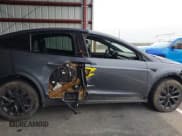 ✅ 2022 Tesla Model X Plaid • VIN: 7SAXCBE64NF332324 • Lot: 43818808. Wystawiony na IAAI z przebiegiem 42 322 mil. Bezpłatny archiwum sprzedaży aukcyjnych z USA i szczegółowy raport historii pojazdu na DreamBid. Zdjęcie 14.