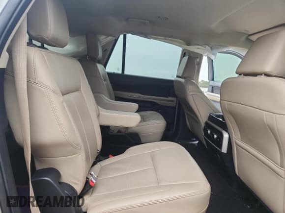 ✅ 2022 Ford Expedition Max XLT • VIN: 1FMJK1HT7NEA32940 • Lot: 89857965. Wystawiony na Copart z przebiegiem Nie podano. Bezpłatny archiwum sprzedaży aukcyjnych z USA i szczegółowy raport historii pojazdu na DreamBid. Zdjęcie 11.