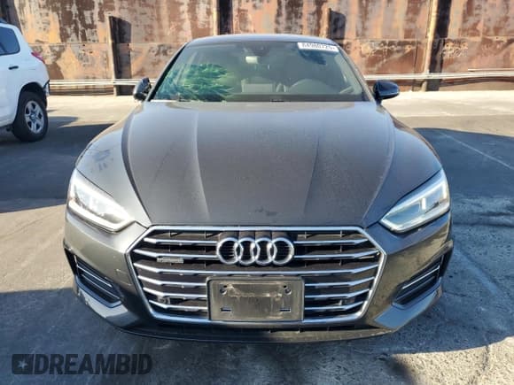 ✅ 2019 Audi A5 Sportback Premium Plus • VIN: WAUBNCF58KA071228 • Лот: 84980725. Опубликован ранее на Copart с пробегом 62 541 миль. Бесплатный доступ к архиву аукционных продаж из США и подробный отчёт об истории автомобиля на DreamBid. Изображение 5.
