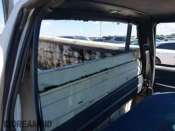 ✅ 1999 Chevrolet Silverado 2500 • VIN: 1GCGC24R8XR707587 • Лот: 43312643. Опубликован ранее на IAAI с пробегом 132 286 миль. Бесплатный доступ к архиву аукционных продаж из США и подробный отчёт об истории автомобиля на DreamBid. Изображение 8.