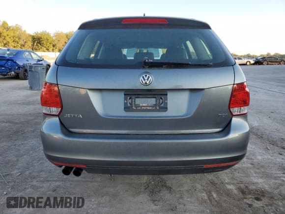 ✅ 2014 Volkswagen Jetta TDI • VIN: 3VWML7AJXEM613690 • Lot: 86479575. Wystawiony na Copart z przebiegiem 100 438 mil. Bezpłatny archiwum sprzedaży aukcyjnych z USA i szczegółowy raport historii pojazdu na DreamBid. Zdjęcie 6.