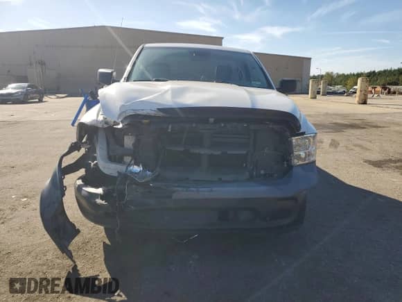2017 Ram 1500 Tradesman z VIN 3C6JR6AG7HG786984, wystawiony jako Copart lot #81942525 z przebiegiem 118 280 mil mil oraz Szkoda całkowita • Salvage title. Historia ofert i sprzedaży dostępna na DreamBid. Obrazek 5.