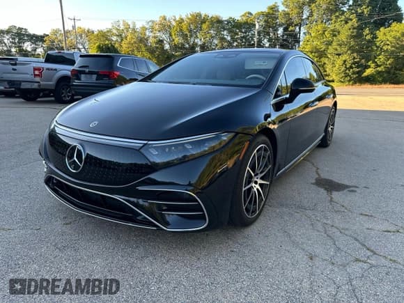 ✅ 2022 Mercedes-Benz EQS 450+ • VIN: W1KCG2DB1NA018322 • Lot: 82134565. Wystawiony na Copart z przebiegiem 60 862 mil. Bezpłatny archiwum sprzedaży aukcyjnych z USA i szczegółowy raport historii pojazdu na DreamBid. Zdjęcie 2.