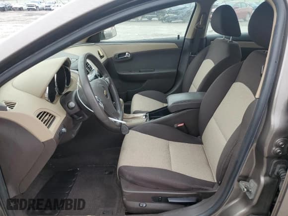 ✅ 2011 Chevrolet Malibu 1LS • VIN: 1G1ZB5E14BF164909 • Lot: 84567644. Listed on Copart with 110,756 mi. Free auction sales archive from the USA and detailed vehicle history report at DreamBid. Image 7.