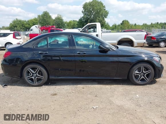 ✅ 2021 Mercedes-Benz C 300 • VIN: W1KWF8EB7MR616058 • Lot: 43017444. Wystawiony na IAAI z przebiegiem 67 905 mil. Bezpłatny archiwum sprzedaży aukcyjnych z USA i szczegółowy raport historii pojazdu na DreamBid. Zdjęcie 13.