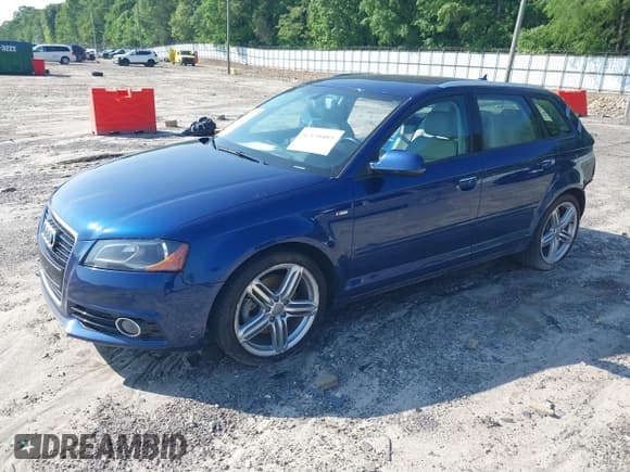 ✅ 2013 Audi A3 Premium Plus • VIN: WAUPEAFM1DA028533 • Лот: 42136465. Опубликован ранее на IAAI с пробегом 161 882 миль. Бесплатный доступ к архиву аукционных продаж из США и подробный отчёт об истории автомобиля на DreamBid. Изображение 2.