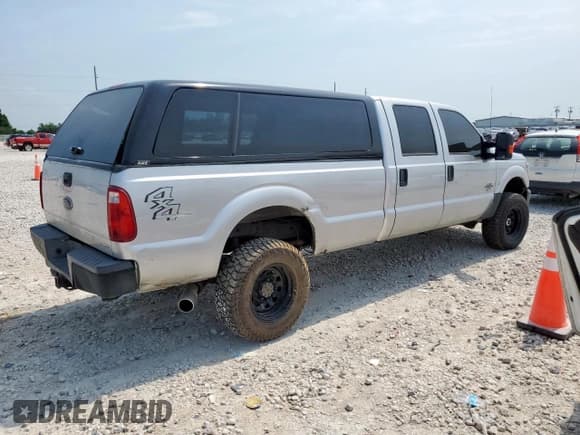 ✅ 2015 Ford F-250 Lariat • VIN: 1FT7W2BT5FEB60435 • Lot: 57226935. Listed on Copart with 284,521 mi. Free auction sales archive from the USA and detailed vehicle history report at DreamBid. Image 3.