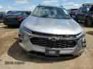 2025 Chevrolet Trax 2RS с VIN KL77LJEP1SC008995, выставлен на аукционе Copart как лот 69601075 с пробегом Не указан миль и Списание • Salvage title. История ставок и продаж доступна на DreamBid. Изображение 5.