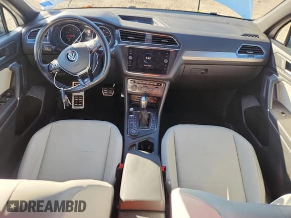 ✅ 2020 Volkswagen Tiguan SE • VIN: 3VV2B7AX9LM178158 • Lot: 89654845. Listed on Copart with 84,619 mi. Free auction sales archive from the USA and detailed vehicle history report at DreamBid. Image 8.