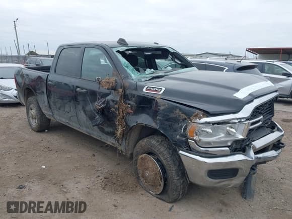✅ 2023 Ram 2500 Tradesman • VIN: 3C6UR5CL0PG614831 • Лот: 41367939. Опубликован ранее на IAAI с пробегом 70 439 миль. Бесплатный доступ к архиву аукционных продаж из США и подробный отчёт об истории автомобиля на DreamBid. Изображение 1.