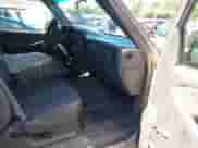 ✅ 2000 Chevrolet Silverado 1500 LS • VIN: 2GCEK19V2Y1186595 • Lot: 42780868. Wystawiony na IAAI z przebiegiem 220 024 mil mil. Skorzystaj z bezpłatnego archiwum sprzedaży aukcyjnych z USA i zobacz szczegółowy raport historii pojazdu na DreamBid. Zdjęcie 5.