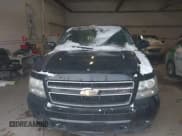 ✅ 2008 Chevrolet Suburban Commercial • VIN: 3GNGK26KX8G149169 • Lot: 41469910. Wystawiony na IAAI z przebiegiem 101 612 mil. Bezpłatny archiwum sprzedaży aukcyjnych z USA i szczegółowy raport historii pojazdu na DreamBid. Zdjęcie 12.