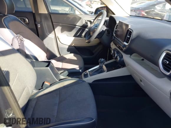 ✅ 2022 Hyundai Venue Limited • VIN: KMHRC8A32NU187727 • Lot: 41248613. Listed on IAAI with 48,923 mi. Free auction sales archive from the USA and detailed vehicle history report at DreamBid. Image 5.