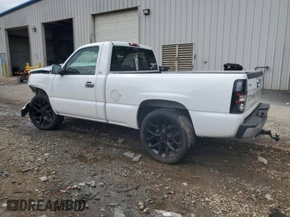 2004 Chevrolet Silverado 1500 LS z VIN 1GCEC14V84Z108022, wystawiony jako Copart lot #73192974 z przebiegiem 161 919 mil mil oraz Szkoda całkowita • Salvage title. Historia ofert i sprzedaży dostępna na DreamBid. Obrazek 2.