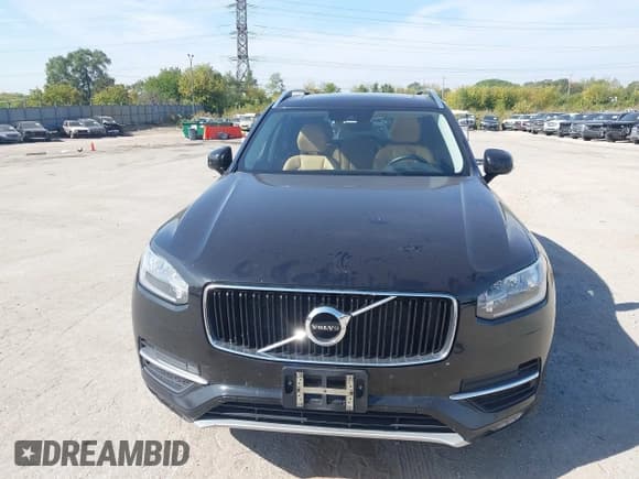 ✅ 2016 Volvo XC90 T6 Momentum • VIN: YV4A22PK3G1025218 • Lot: 43371297. Wystawiony na IAAI z przebiegiem 157 472 mil. Bezpłatny archiwum sprzedaży aukcyjnych z USA i szczegółowy raport historii pojazdu na DreamBid. Zdjęcie 12.