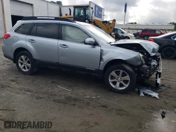 ✅ 2013 Subaru Outback Limited • VIN: 4S4BRDKC3D2279947 • Lot: 56394975. Listed on Copart with 252,632 mi. Free auction sales archive from the USA and detailed vehicle history report at DreamBid. Image 4.