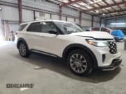 ✅ 2025 Ford Explorer Platinum • VIN: 1FMUK7HH3SGA98963 • Lot: 91799945. Wystawiony na Copart z przebiegiem 15 017 mil. Bezpłatny archiwum sprzedaży aukcyjnych z USA i szczegółowy raport historii pojazdu na DreamBid. Zdjęcie 4.