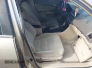 ✅ 2006 Honda Accord LX • VIN: 1HGCM56466A095242 • Lot: 43698169. Wystawiony na IAAI z przebiegiem Nie podano. Bezpłatny archiwum sprzedaży aukcyjnych z USA i szczegółowy raport historii pojazdu na DreamBid. Zdjęcie 5.