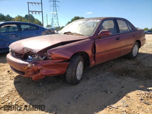 ✅ 1995 Toyota Camry LE • VIN: 4T1SK12E8SU639591 • Lot: 82498795. Wystawiony na Copart z przebiegiem 411 498 mil. Bezpłatny archiwum sprzedaży aukcyjnych z USA i szczegółowy raport historii pojazdu na DreamBid. Zdjęcie 1.