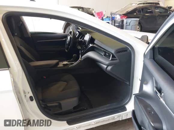 2022 Toyota Camry LE с VIN 4T1C11BK1NU054269, выставлен на аукционе IAAI как лот 41510460 с пробегом 60 997 миль миль и . История ставок и продаж доступна на DreamBid. Изображение 5.