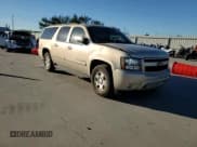 ✅ 2007 Chevrolet Suburban LT • VIN: 3GNFC16077G141157 • Лот: 90402685. Опубликован ранее на Copart с пробегом Не указан. Бесплатный доступ к архиву аукционных продаж из США и подробный отчёт об истории автомобиля на DreamBid. Изображение 14.