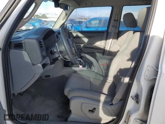 ✅ 2007 Jeep Commander Sport • VIN: 1J8HH48P57C680922 • Лот: 41823245. Опубликован ранее на Copart с пробегом 127 586 миль. Бесплатный доступ к архиву аукционных продаж из США и подробный отчёт об истории автомобиля на DreamBid. Изображение 7.