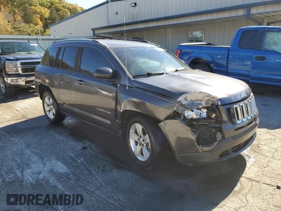 ✅ 2016 Jeep Compass Sport • VIN: 1C4NJDBB2GD709153 • Лот: 90565485. Опубликован ранее на Copart с пробегом 105 267 миль. Бесплатный доступ к архиву аукционных продаж из США и подробный отчёт об истории автомобиля на DreamBid. Изображение 4.