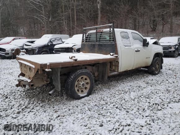 ✅ 2012 GMC Sierra 2500HD Work Truck • VIN: 1GT22ZCG7CZ251128 • Lot: 84376464. Listed on Copart with 117,338 mi. Free auction sales archive from the USA and detailed vehicle history report at DreamBid. Image 3.
