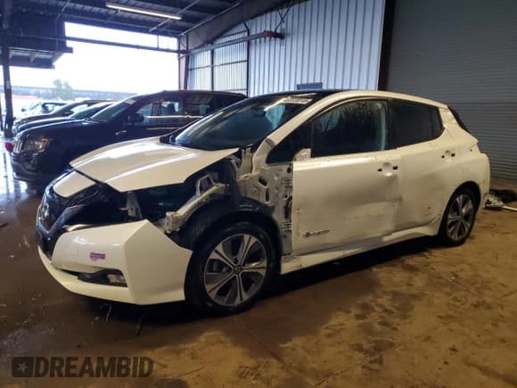 ✅ 2019 Nissan LEAF S • VIN: 1N4AZ1CP6KC307821 • Лот: 45222015. Опубликован ранее на Copart с пробегом 45 553 миль. Бесплатный доступ к архиву аукционных продаж из США и подробный отчёт об истории автомобиля на DreamBid. Изображение 1.