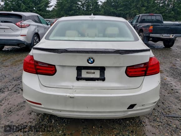 ✅ 2013 BMW 3 Series 328i • VIN: WBA3A5C52DF356786 • Lot: 95775395. Wystawiony na Copart z przebiegiem Nie podano. Bezpłatny archiwum sprzedaży aukcyjnych z USA i szczegółowy raport historii pojazdu na DreamBid. Zdjęcie 6.