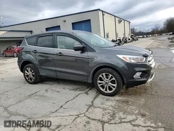 ✅ 2019 Ford Escape SE • VIN: 1FMCU9GD7KUA76353 • Lot: 93610545. Wystawiony na Copart z przebiegiem 126 403 mil. Bezpłatny archiwum sprzedaży aukcyjnych z USA i szczegółowy raport historii pojazdu na DreamBid. Zdjęcie 14.