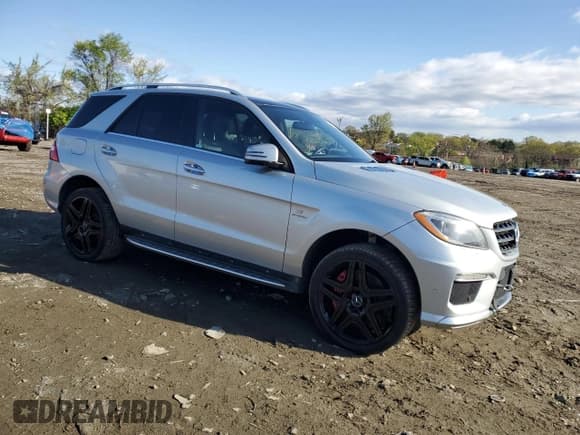 ✅ 2015 Mercedes-Benz M 63 AMG • VIN: 4JGDA7EB3FA484715 • Lot: 51787145. Listed on Copart with 134,948 mi. Free auction sales archive from the USA and detailed vehicle history report at DreamBid. Image 4.
