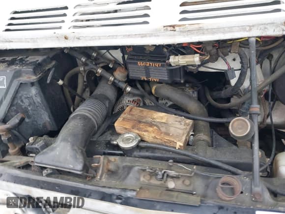 ✅ 1992 Dodge Passenger • VIN: 2B5WB35Y5NK172074 • Lot: 42010461. Wystawiony na IAAI z przebiegiem 101 961 mil. Bezpłatny archiwum sprzedaży aukcyjnych z USA i szczegółowy raport historii pojazdu na DreamBid. Zdjęcie 10.