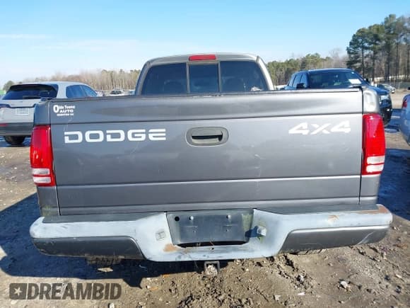 ✅ 2002 Dodge Dakota • VIN: 1B7GG12X72S664670 • Lot: 41334622. Wystawiony na IAAI z przebiegiem Nie podano. Bezpłatny archiwum sprzedaży aukcyjnych z USA i szczegółowy raport historii pojazdu na DreamBid. Zdjęcie 15.