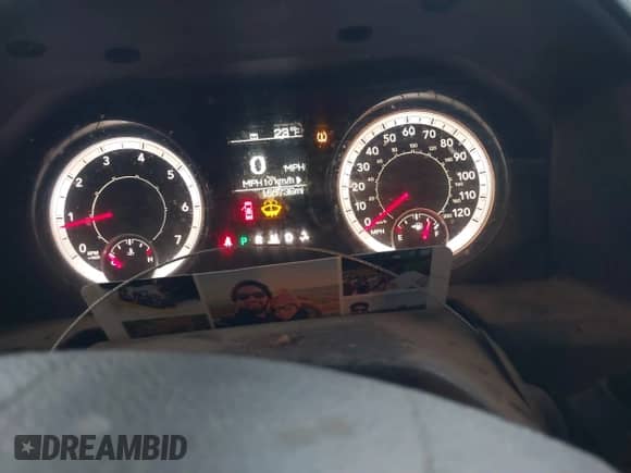 2016 Ram 1500 Tradesman с VIN 3C6JR6DTXGG285398, выставлен на аукционе IAAI как лот 41334597 с пробегом 155 736 миль миль и . История ставок и продаж доступна на DreamBid. Изображение 7.