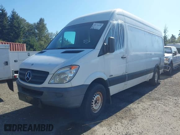 ✅ 2012 Mercedes-Benz Sprinter Cargo • VIN: WD3PE8CB1C5708724 • Lot: 43234428. Wystawiony na IAAI z przebiegiem 344 729 mil. Bezpłatny archiwum sprzedaży aukcyjnych z USA i szczegółowy raport historii pojazdu na DreamBid. Zdjęcie 17.
