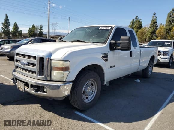 ✅ 2008 Ford F-250 XL • VIN: 1FTSX20538EB18327 • Лот: 85194085. Опубликован ранее на Copart с пробегом 238 247 миль. Бесплатный доступ к архиву аукционных продаж из США и подробный отчёт об истории автомобиля на DreamBid. Изображение 1.