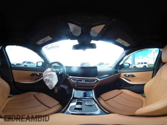 2024 BMW 3 Series 330i xDrive z VIN 3MW89FF05R8E03555, wystawiony jako IAAI lot #43259647 z przebiegiem 26 302 mil mil oraz . Historia ofert i sprzedaży dostępna na DreamBid. Obrazek 18.